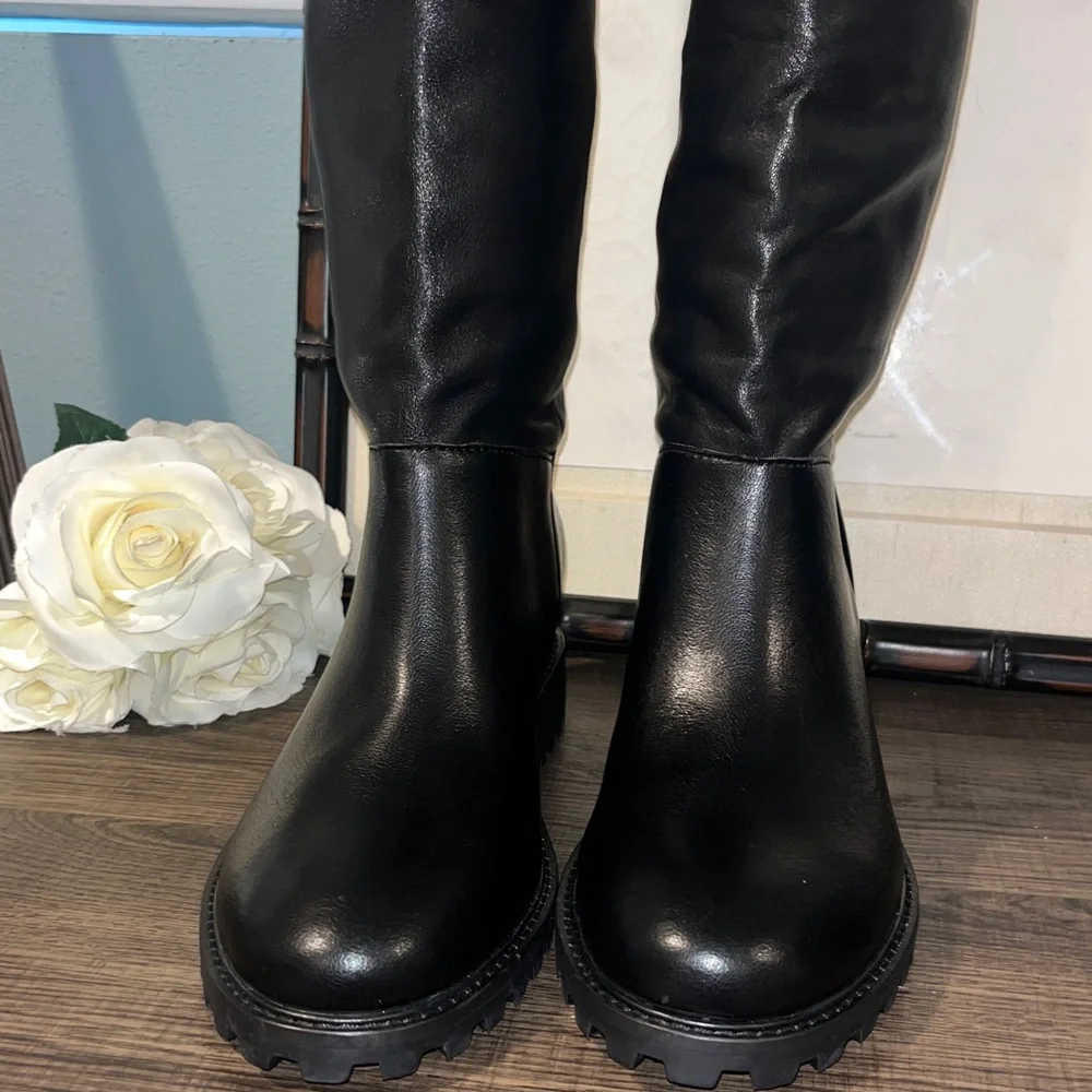 Steve Madden Women's Leary Tall Black Buckle Pull On Leather Boots NWOB sz 10